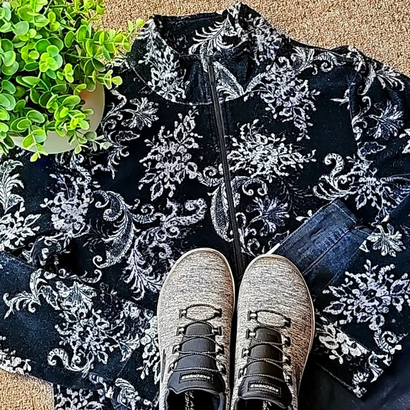 Basic Editions Zip Up - Picture 15 of 15